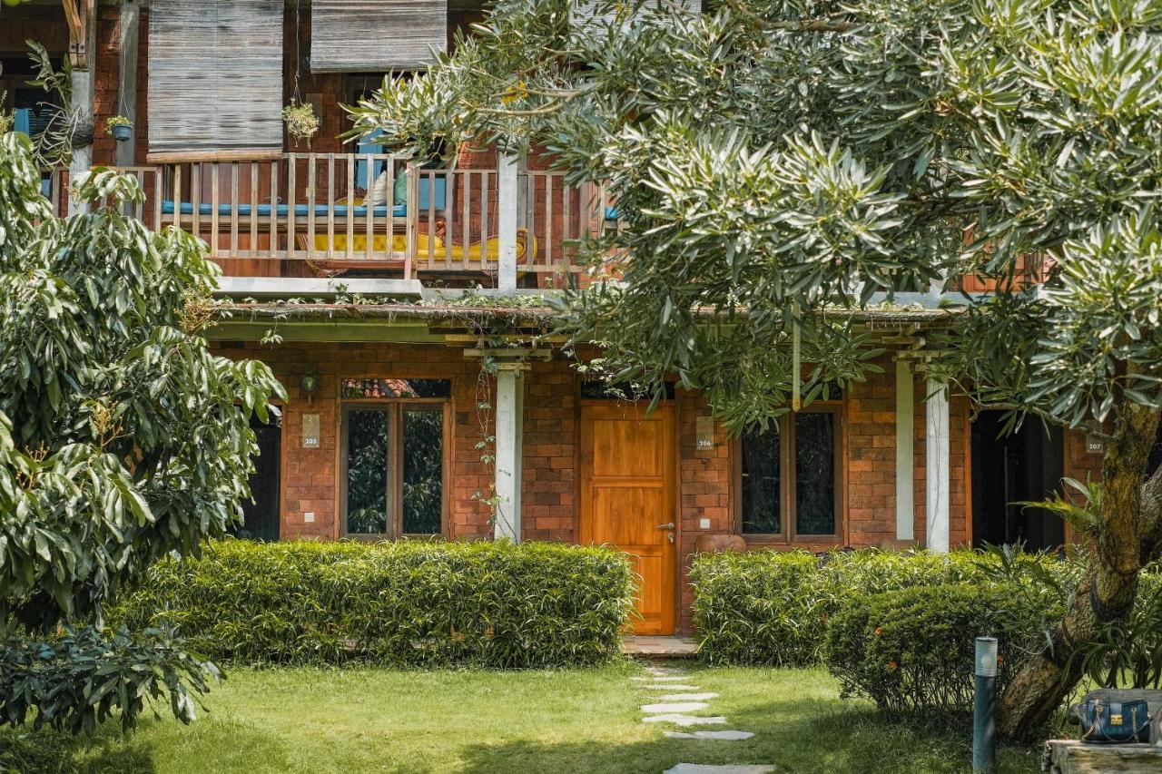 Djajanti House Bed & Breakfast Semarang Ngoại thất bức ảnh