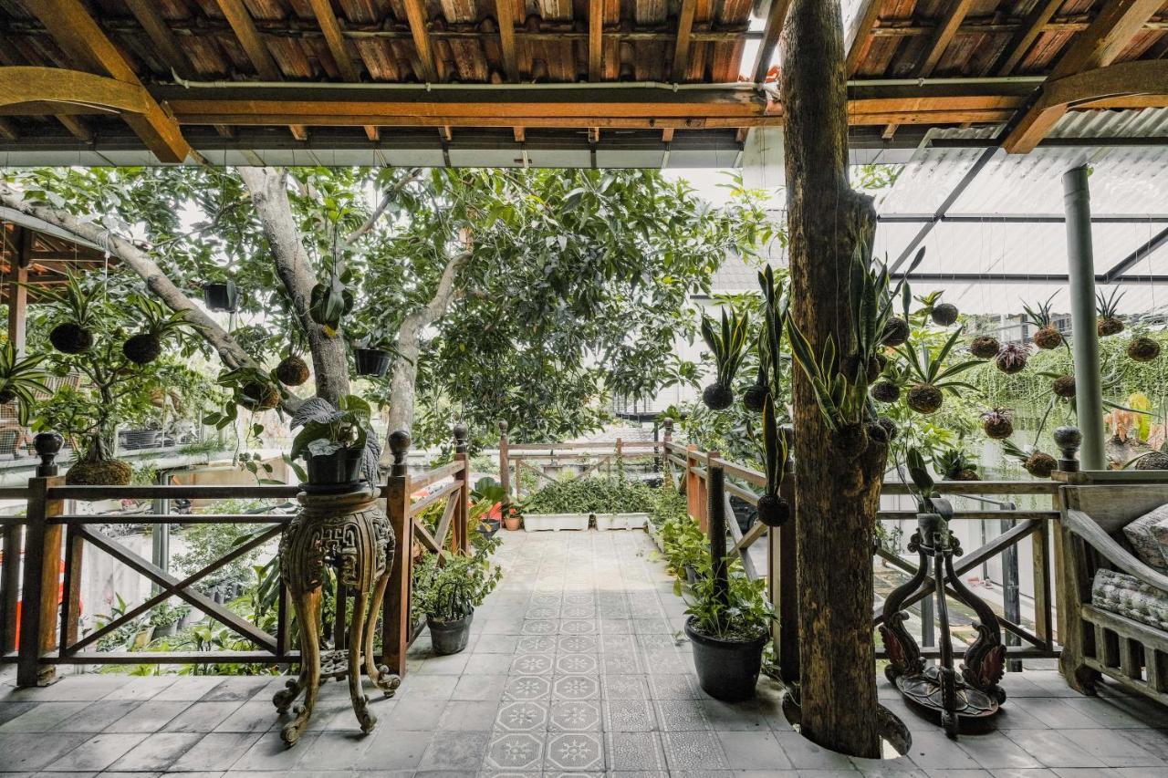 Djajanti House Bed & Breakfast Semarang Ngoại thất bức ảnh