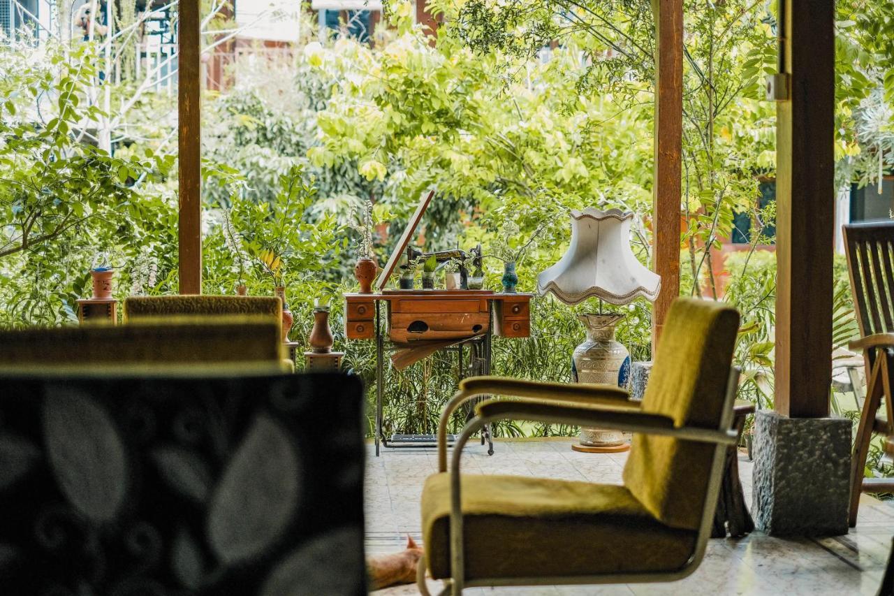 Djajanti House Bed & Breakfast Semarang Ngoại thất bức ảnh