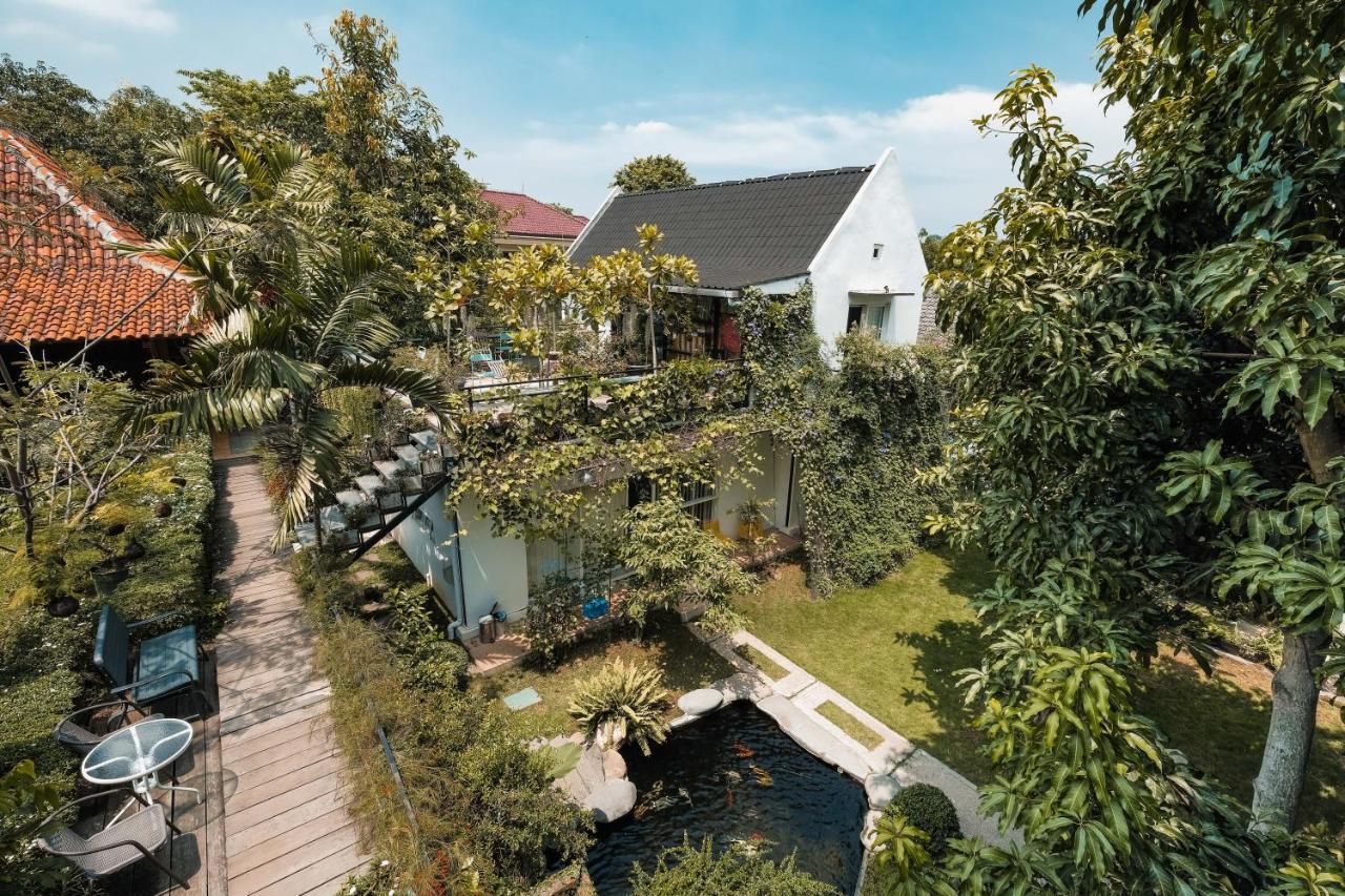 Djajanti House Bed & Breakfast Semarang Ngoại thất bức ảnh