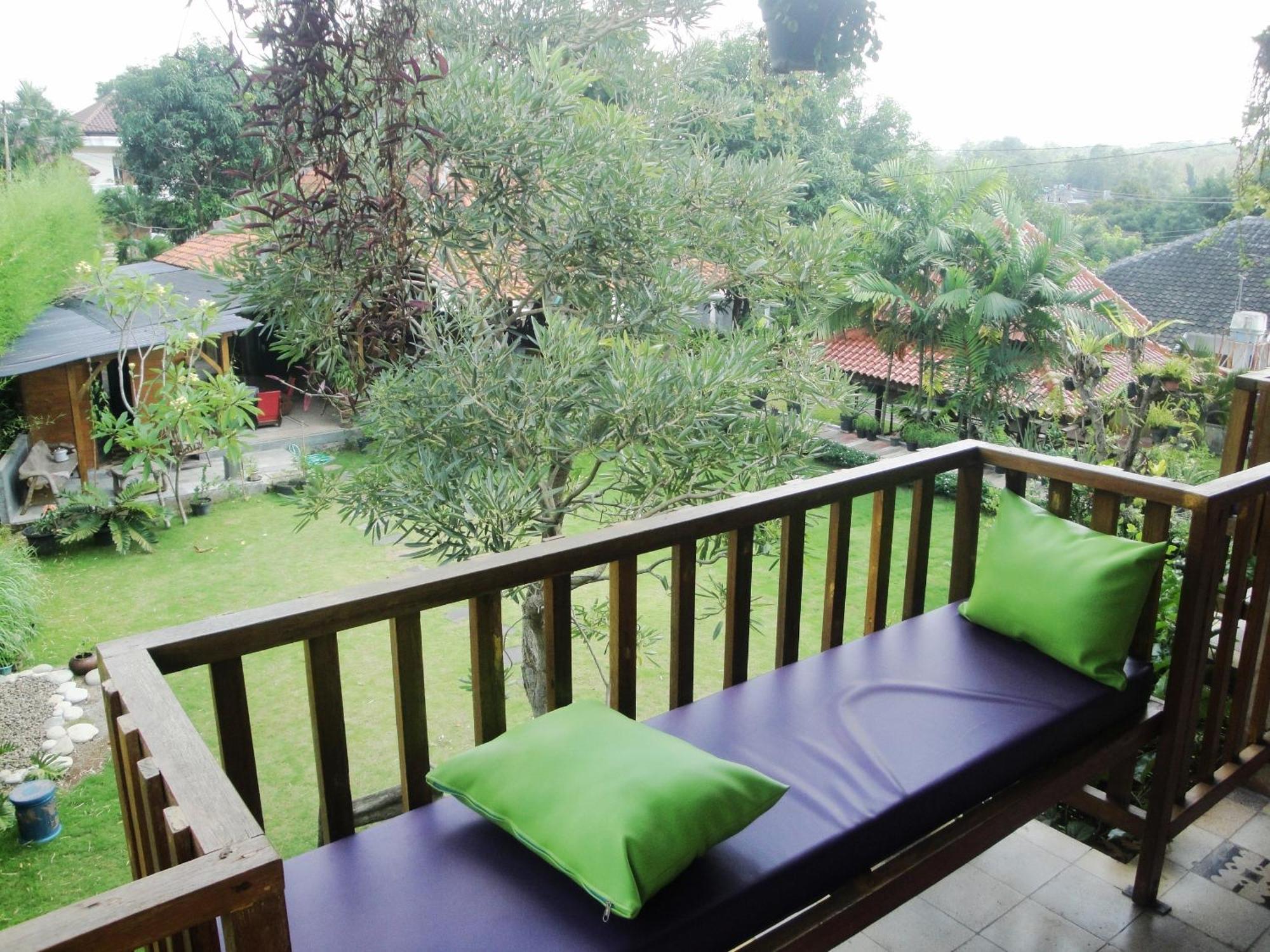 Djajanti House Bed & Breakfast Semarang Phòng bức ảnh