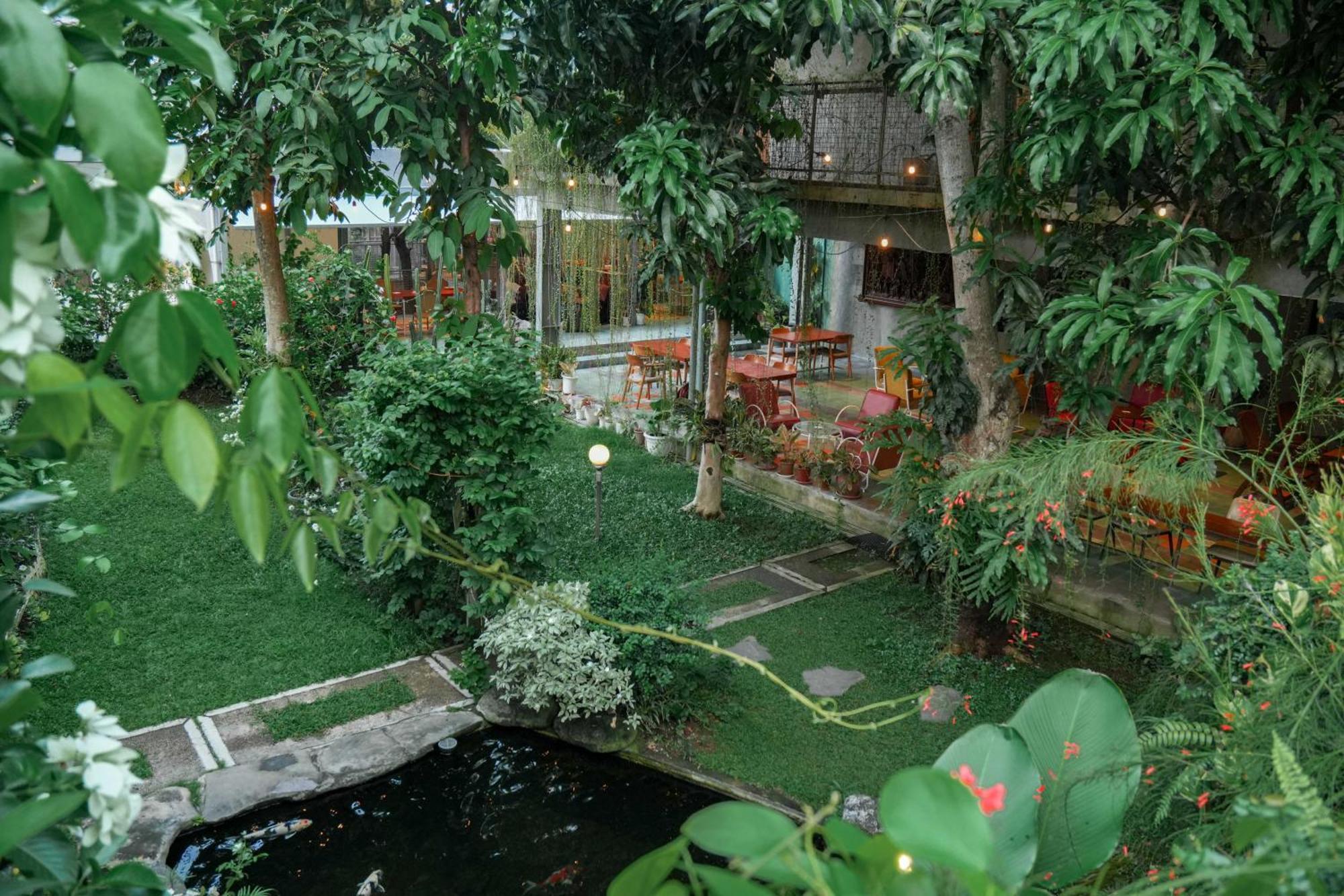 Djajanti House Bed & Breakfast Semarang Ngoại thất bức ảnh