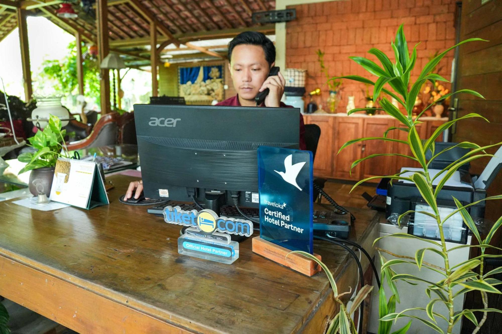 Djajanti House Bed & Breakfast Semarang Ngoại thất bức ảnh