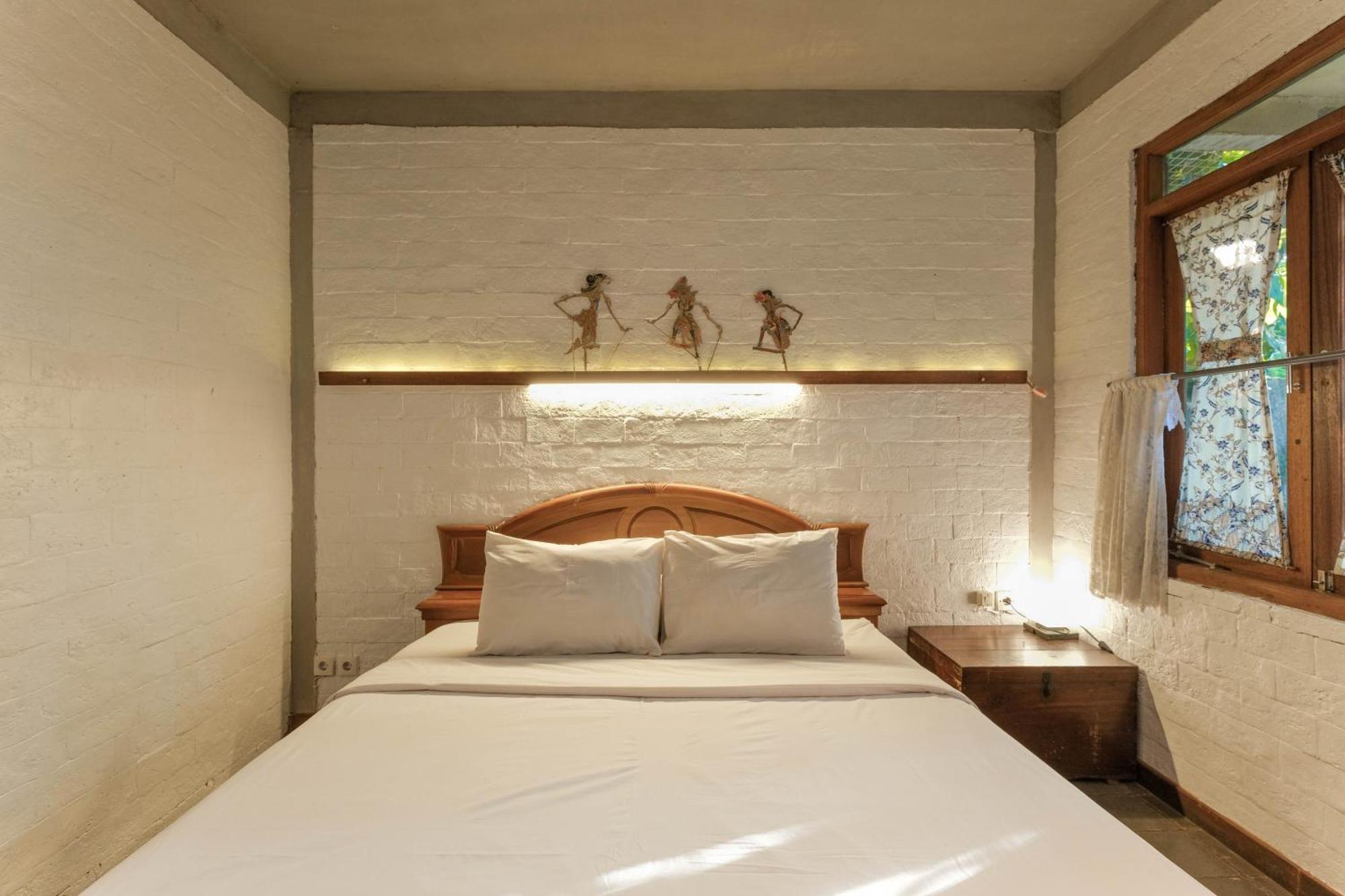 Djajanti House Bed & Breakfast Semarang Ngoại thất bức ảnh