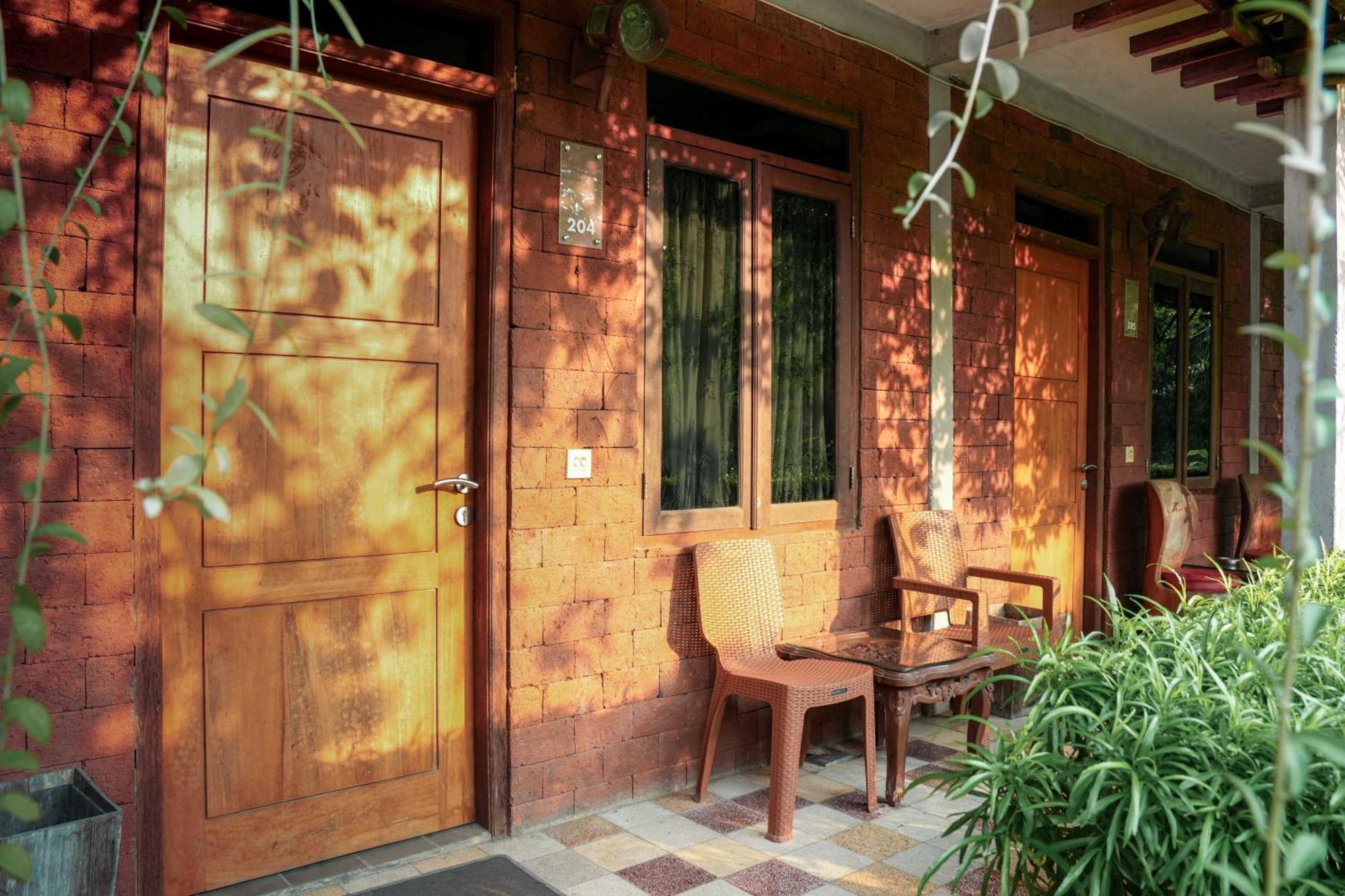 Djajanti House Bed & Breakfast Semarang Ngoại thất bức ảnh