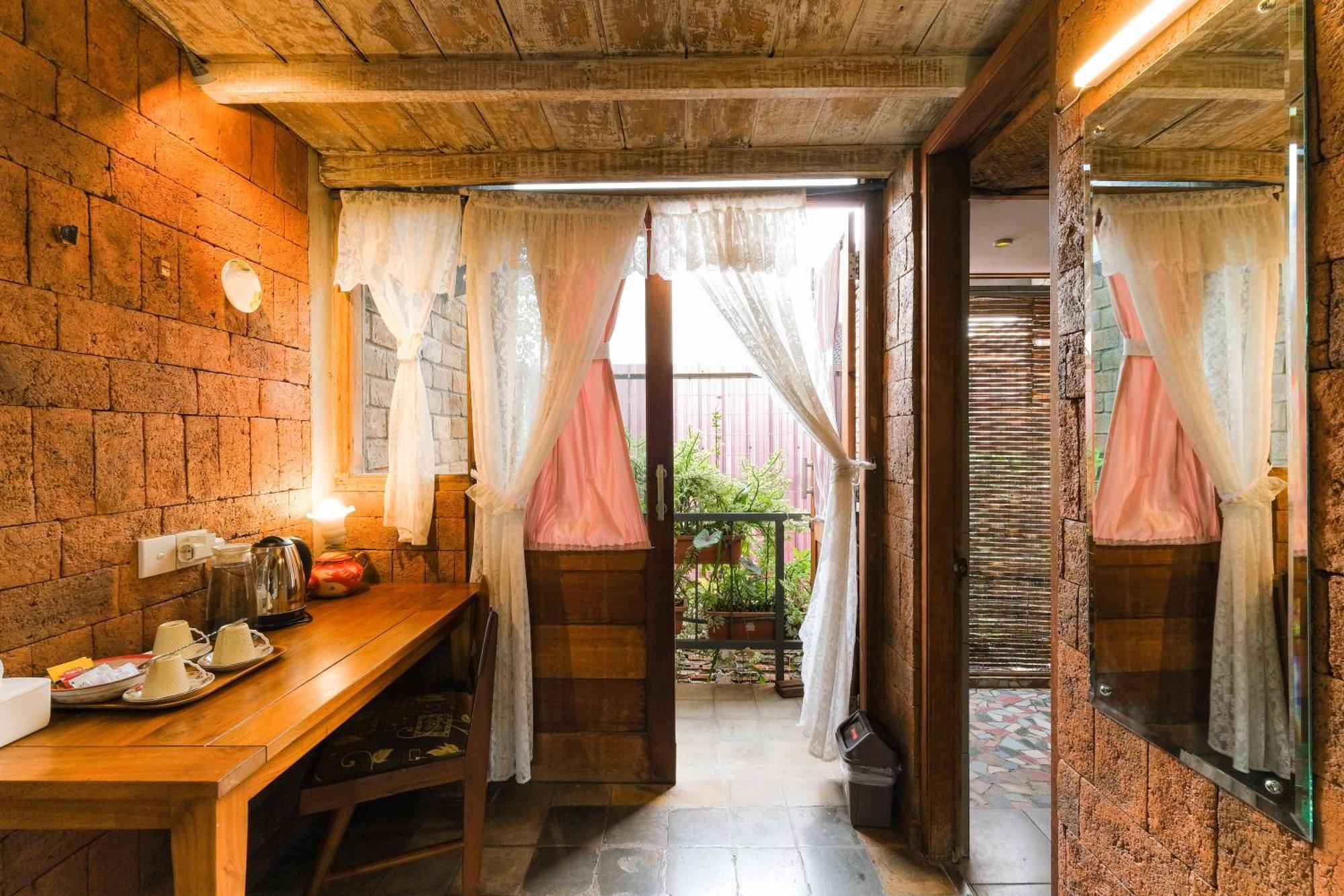 Djajanti House Bed & Breakfast Semarang Ngoại thất bức ảnh