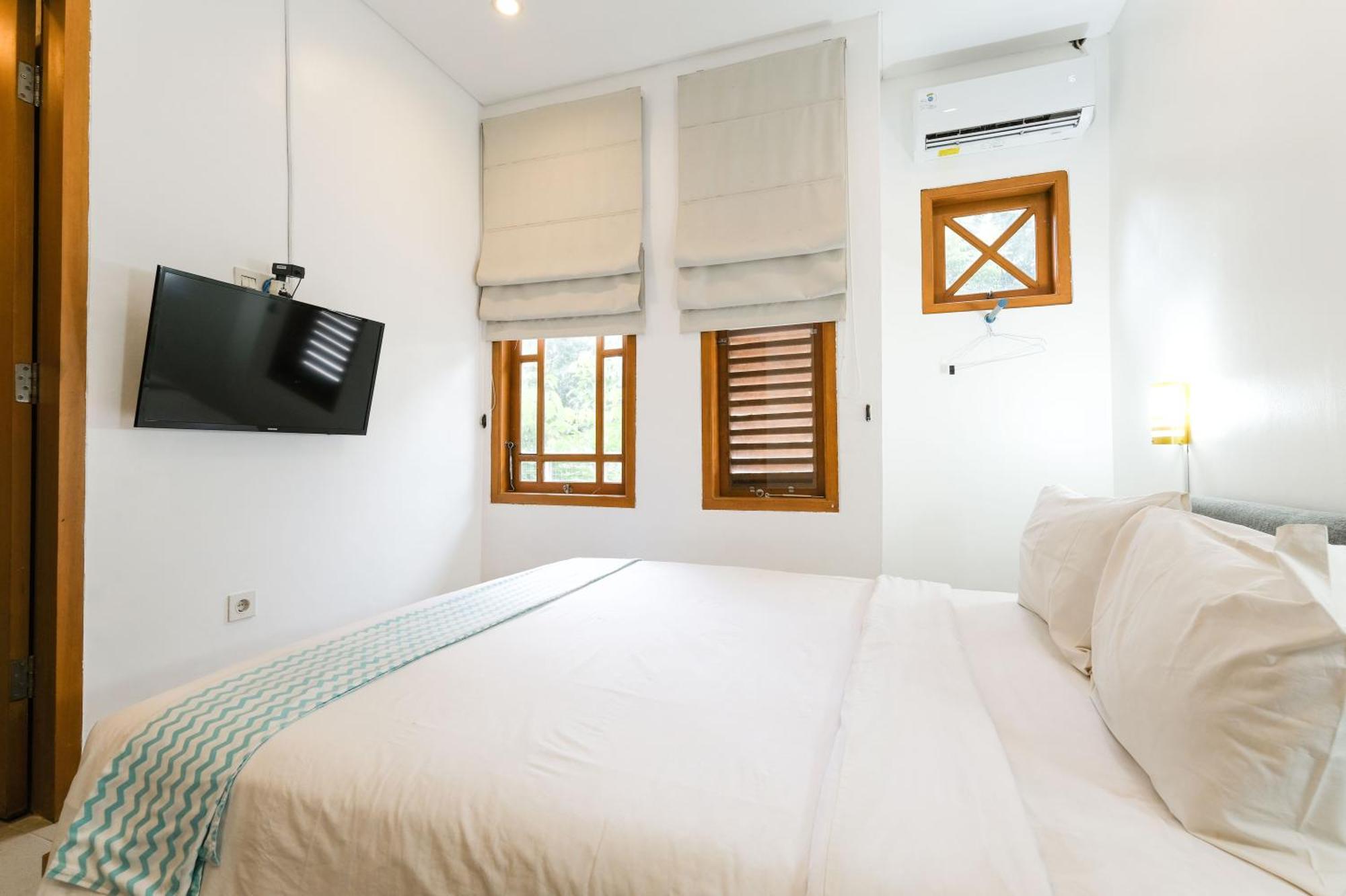 Djajanti House Bed & Breakfast Semarang Ngoại thất bức ảnh